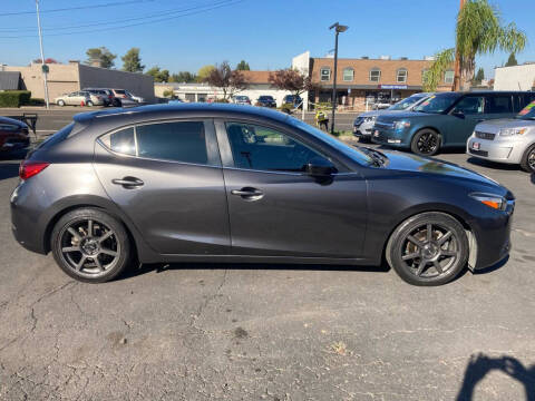 2017 Mazda MAZDA3 Grand Touring