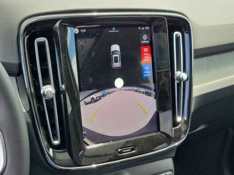 2026 Volvo XC40 B5 Core