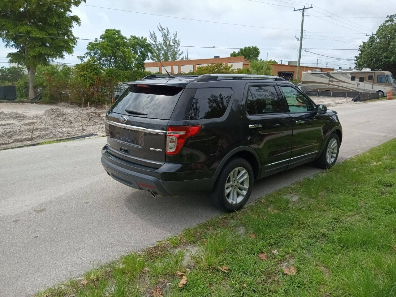 2014 Ford Explorer SUV / Crossover - $9,450
