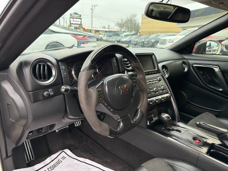 2013 Nissan GT-R Premium