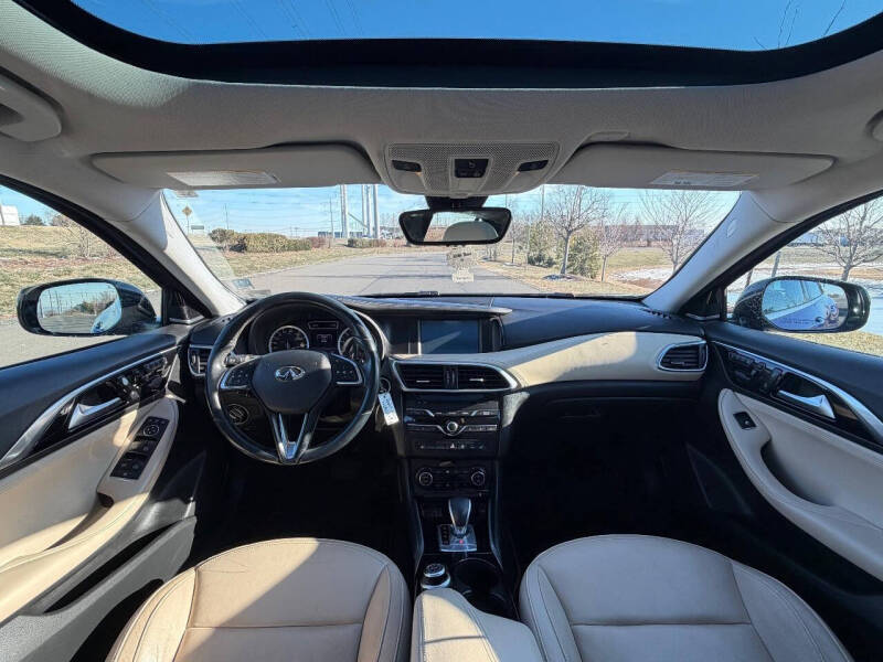 2017 Infiniti QX30 Premium