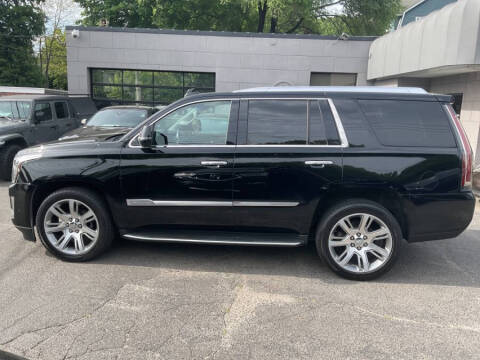 2017 Cadillac Escalade Luxury