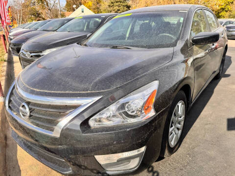 2014 Nissan Altima for sale at GoldenGate Auto Sales LLC in Crystal MN