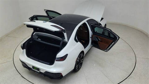 2023 BMW 7 Series 740i