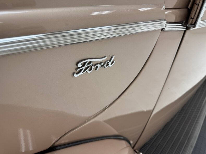 1940 Ford Deluxe
