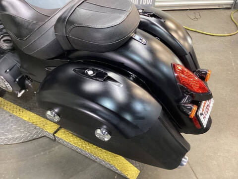 2018 Indian Springfield Dark Horse&#