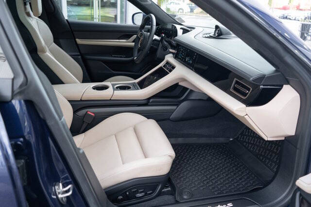 2020 Porsche Taycan 31