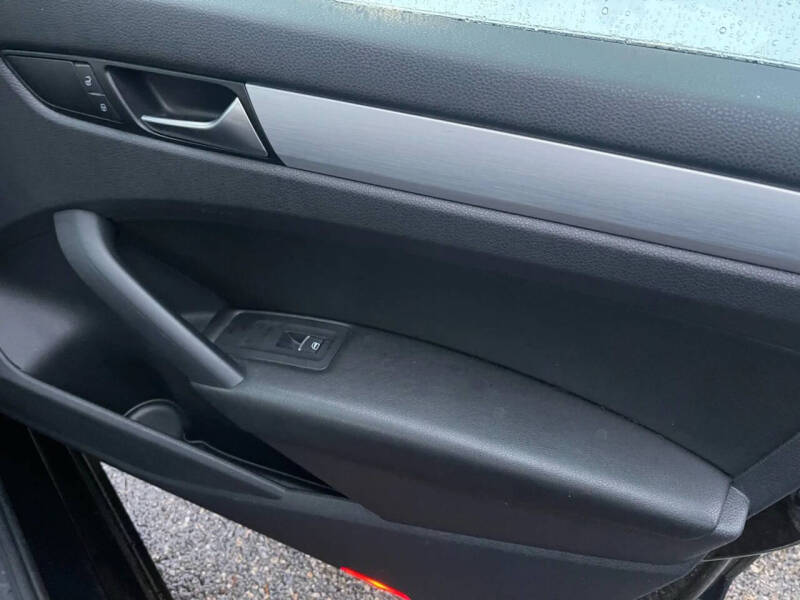 2013 Volkswagen Passat SE PZEV