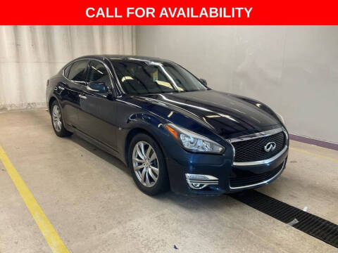 2017 Infiniti Q70 3.7