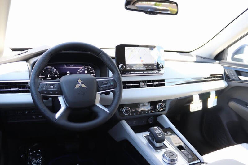 2025 Mitsubishi Outlander PHEV SEL