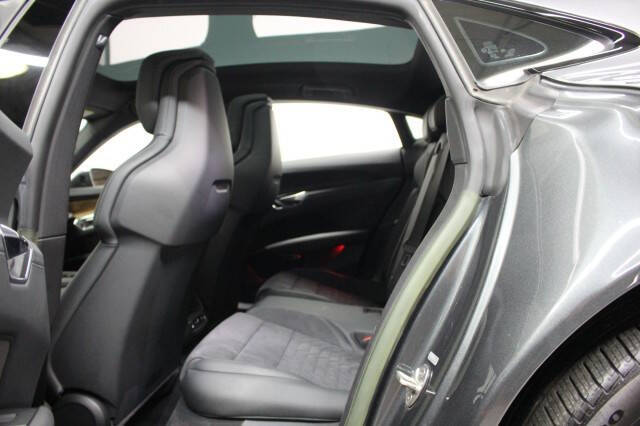 2023 Audi e-tron GT quattro Premium Plus