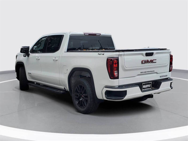 2026 GMC Sierra 1500 Elevation Standard