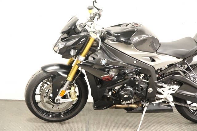 2016 BMW S 1000 R