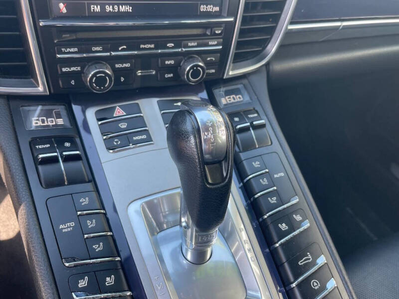 2011 Porsche Panamera 4