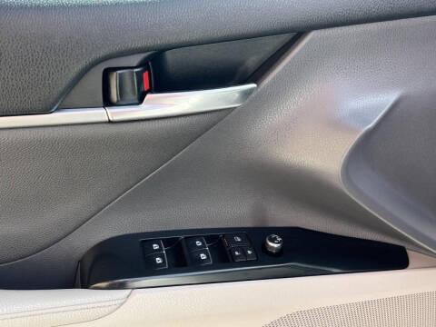 2019 Toyota Camry Hybrid XLE