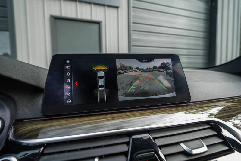 2018 BMW 5 Series 540i