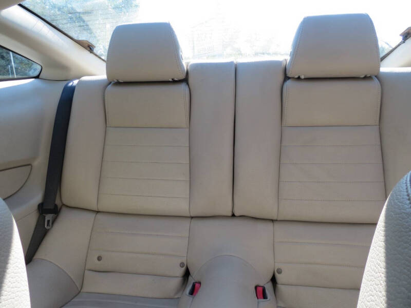 2011 Ford Mustang V6 Premium