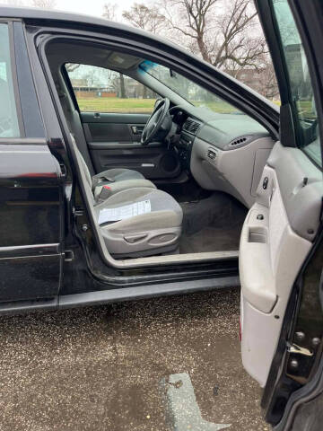 2002 Ford Taurus SE