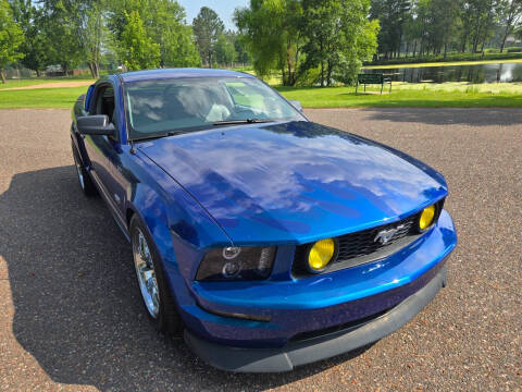 2005 Ford Mustang GT Deluxe