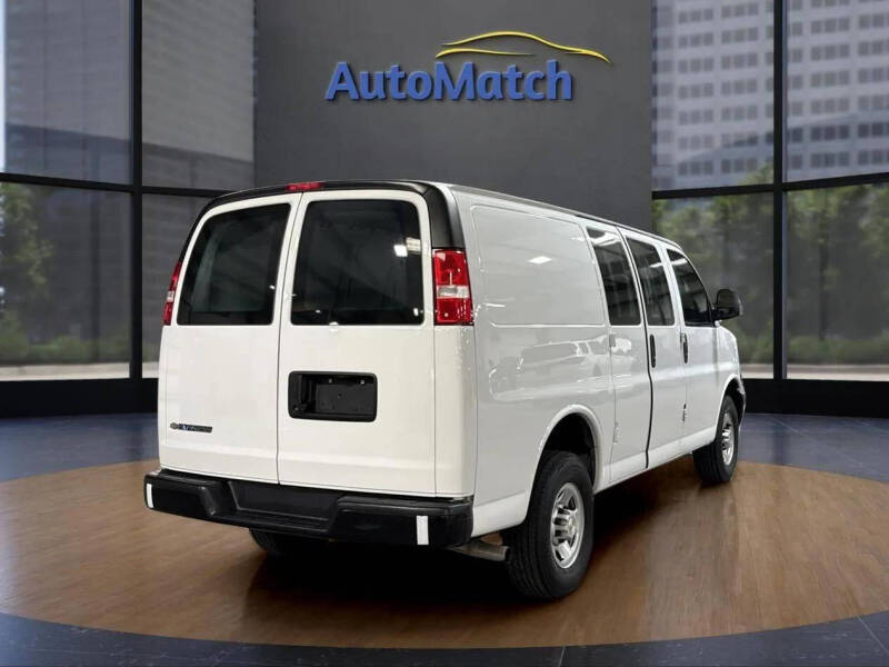 2023 Chevrolet Express 2500