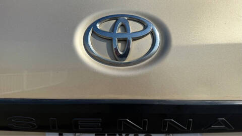 2011 Toyota Sienna Base 7-Passenger