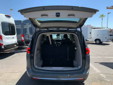 2023 Chrysler Pacifica Touring L