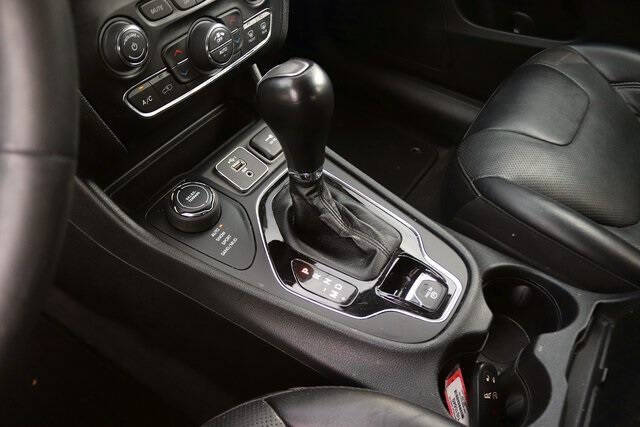 2023 Jeep Cherokee Altitude Lux