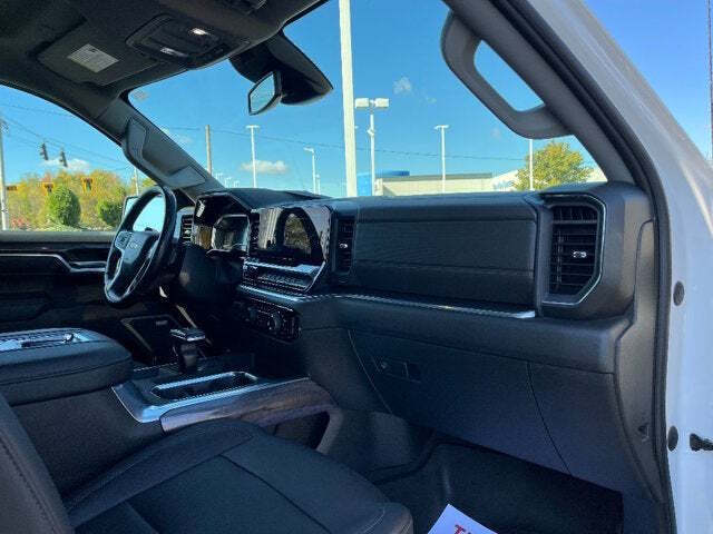 2022 Chevrolet Silverado 1500 24