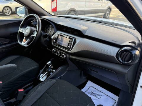 2020 Nissan Kicks S