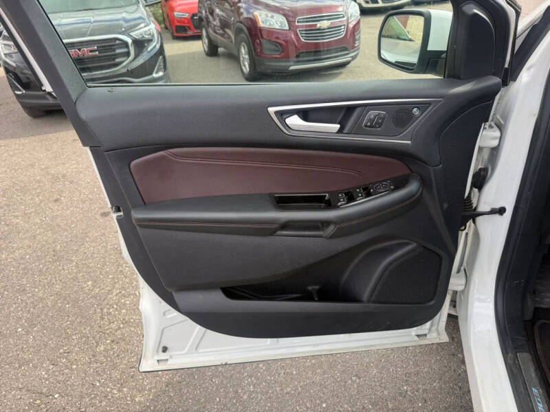 2020 Ford Edge Titanium