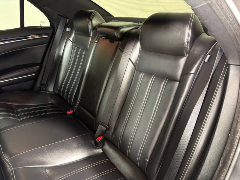 2018 Chrysler 300 S