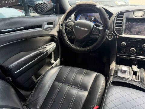 2018 Chrysler 300 S