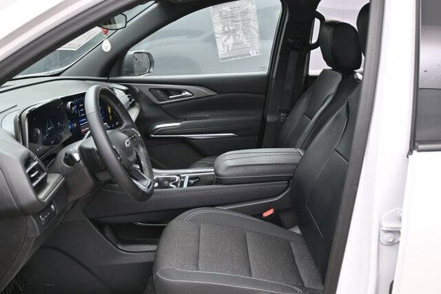 2024 Chevrolet Traverse LS