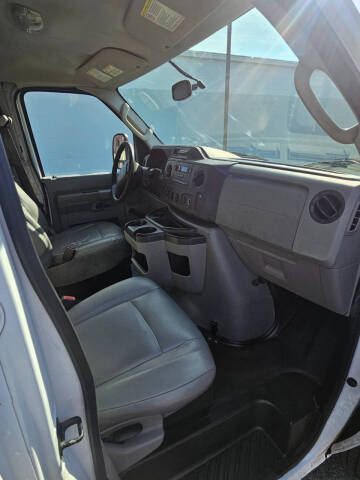 2014 Ford E-Series E-350 SD