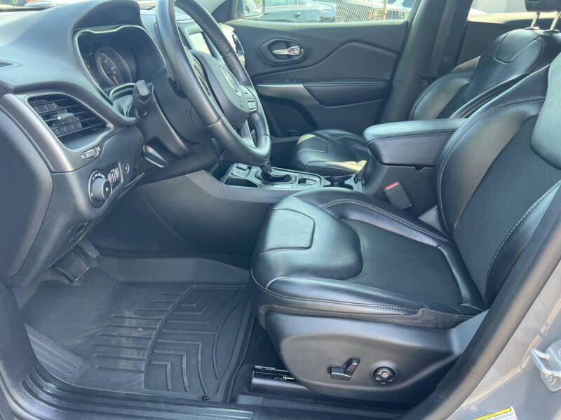 2019 Jeep Cherokee Latitude Plus