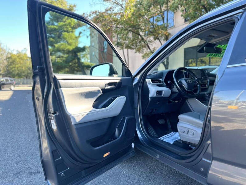 2021 Toyota Highlander XLE