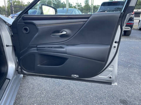 2020 Lexus ES 300h