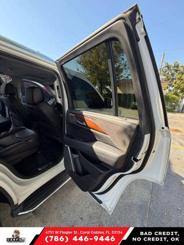 2018 Cadillac Escalade Luxury