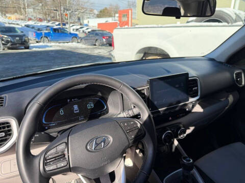 2023 Hyundai Venue SEL