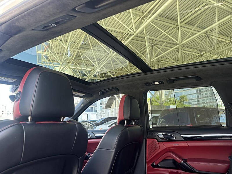 2016 Porsche Cayenne GTS