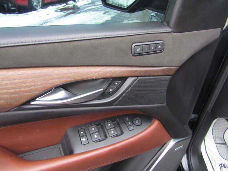 2018 Cadillac Escalade ESV Luxury