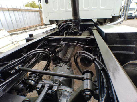 2015 Freightliner M2 106