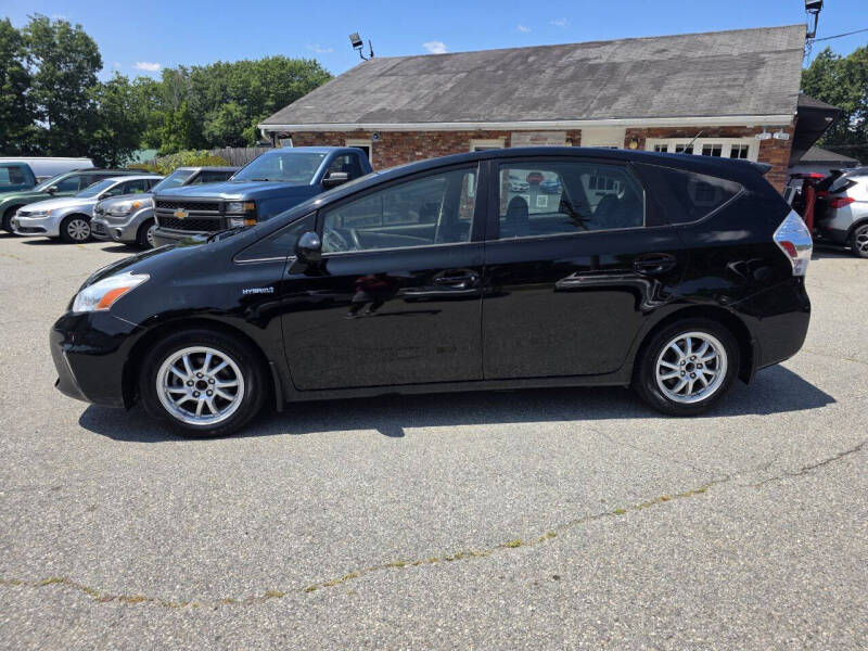 2014 Toyota Prius v Five