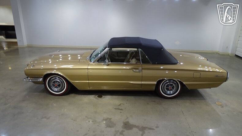 1966 Ford Thunderbird