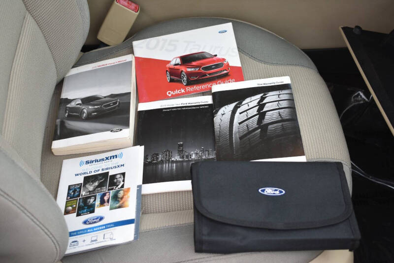 2015 Ford Taurus SEL