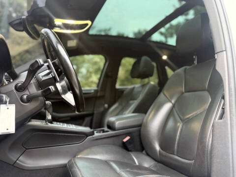 2017 Porsche Macan Turbo