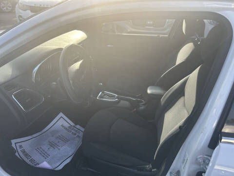 2013 Chrysler 200 LX