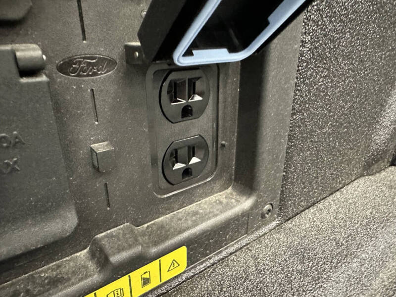 2023 Ford F-150 Lightning XLT