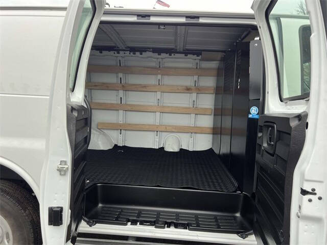 2024 Chevrolet Express 2500