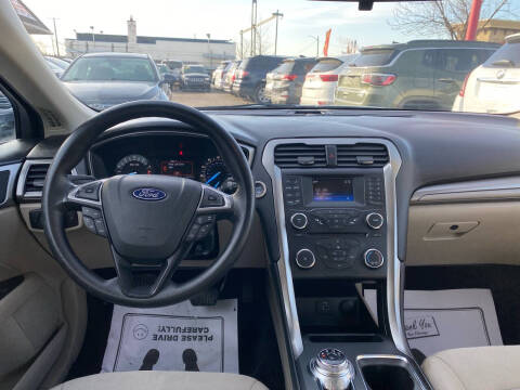 2017 Ford Fusion SE